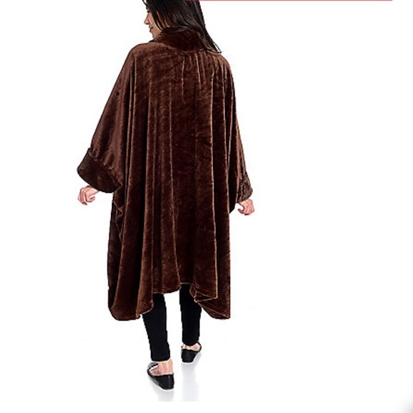 Grand Suites Luxury plush wrap - Picture 2 of 6